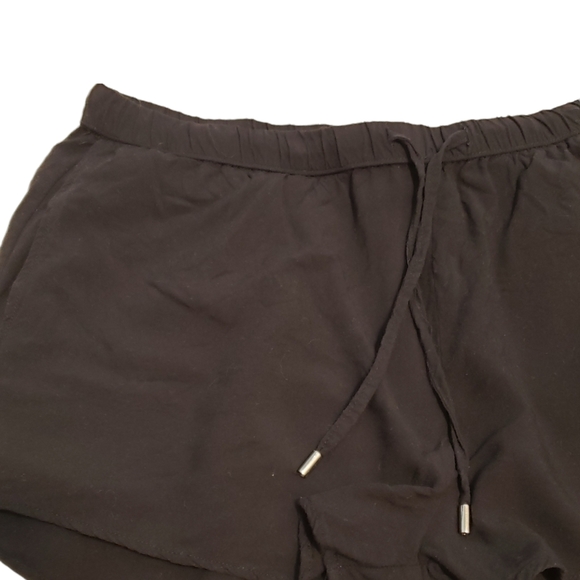 BOGO Free🦋 H&M Divided Lightweight Drawstring Shorts - Picture 2 of 8